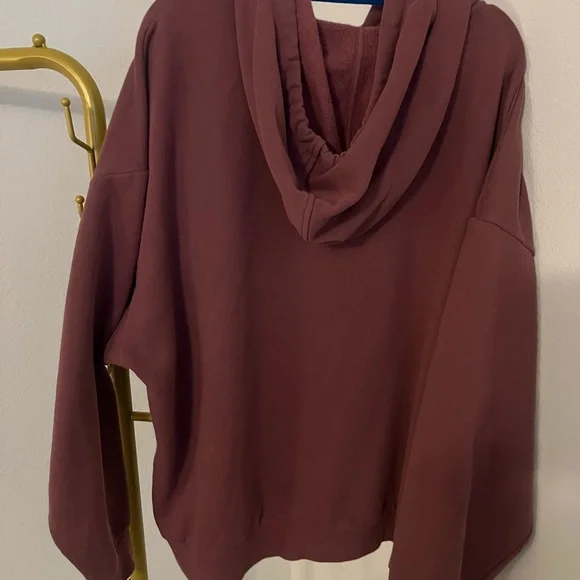 Alo Hoodie - Picture 3 of 8